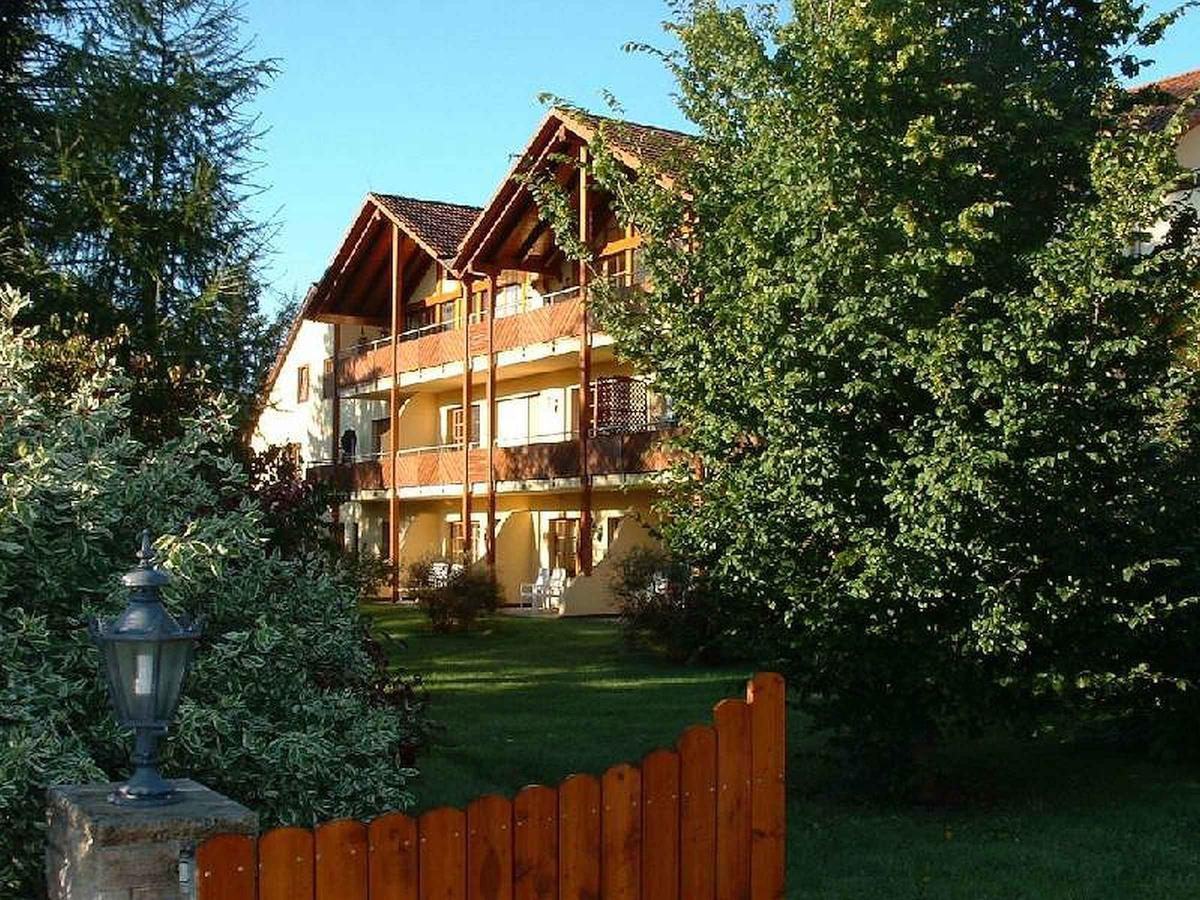 Hotel-Gasthof Zum Suessen Grund Albstadt Esterno foto